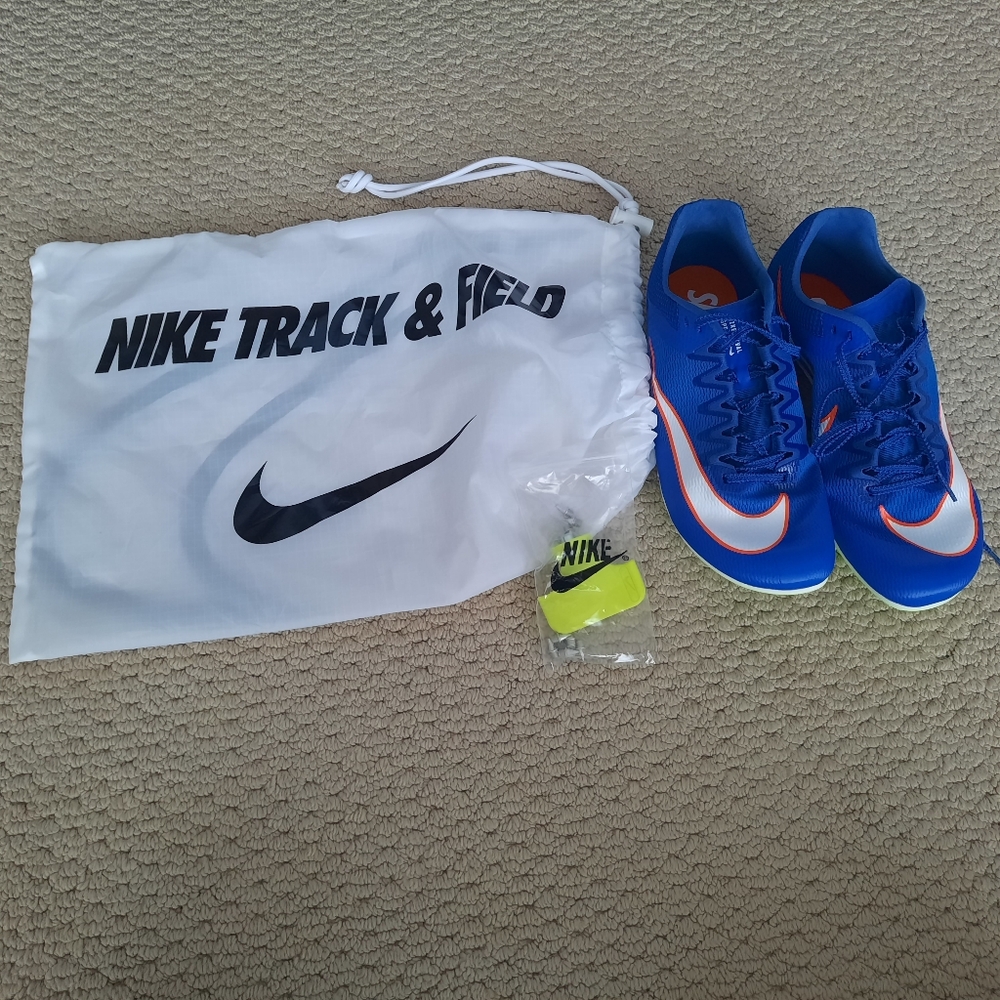 Nike SPRINT Track and Field men's shoes, size 8, with spikes, new & includes bag